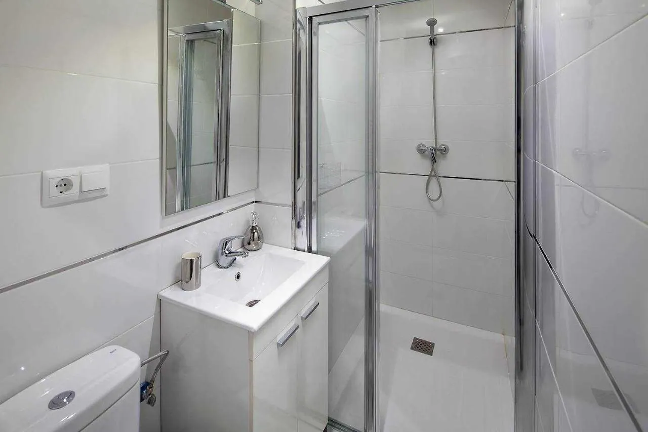 Wanderlust Malaga Apartamentos 3 0*,